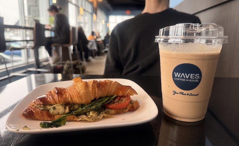 Waves Coffee House - Steveston photo 3