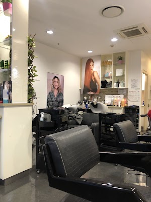 THE HUE HAIR SALON photo 3