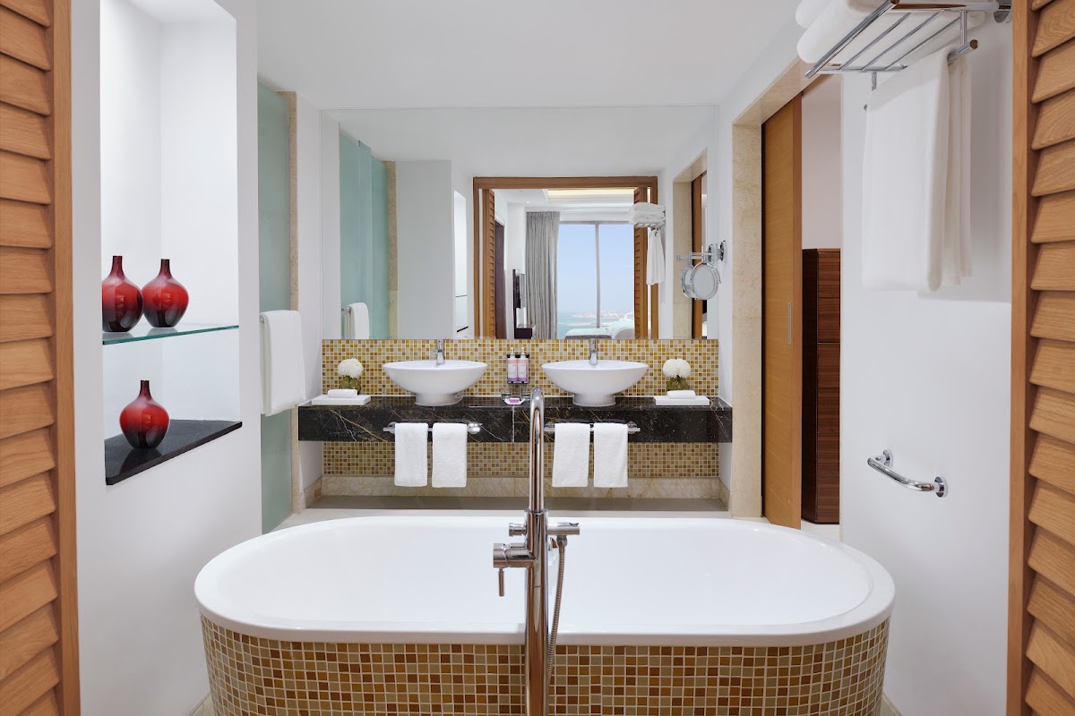 Mövenpick Hotel Jumeirah Beach 3