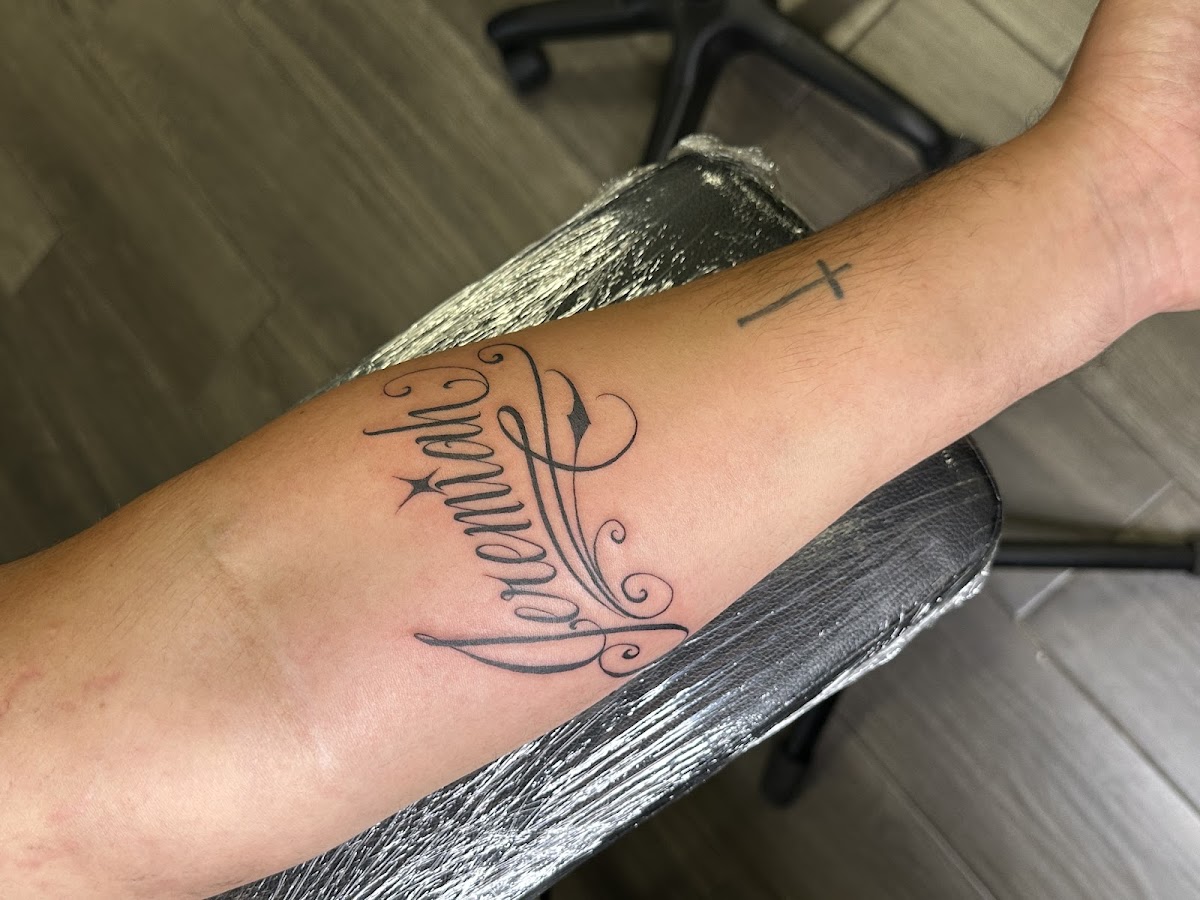 Black ink tattoo collective tattoo work — photo 3