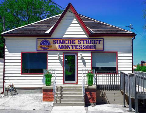 Exterior photo of Simcoe Street Montessori School