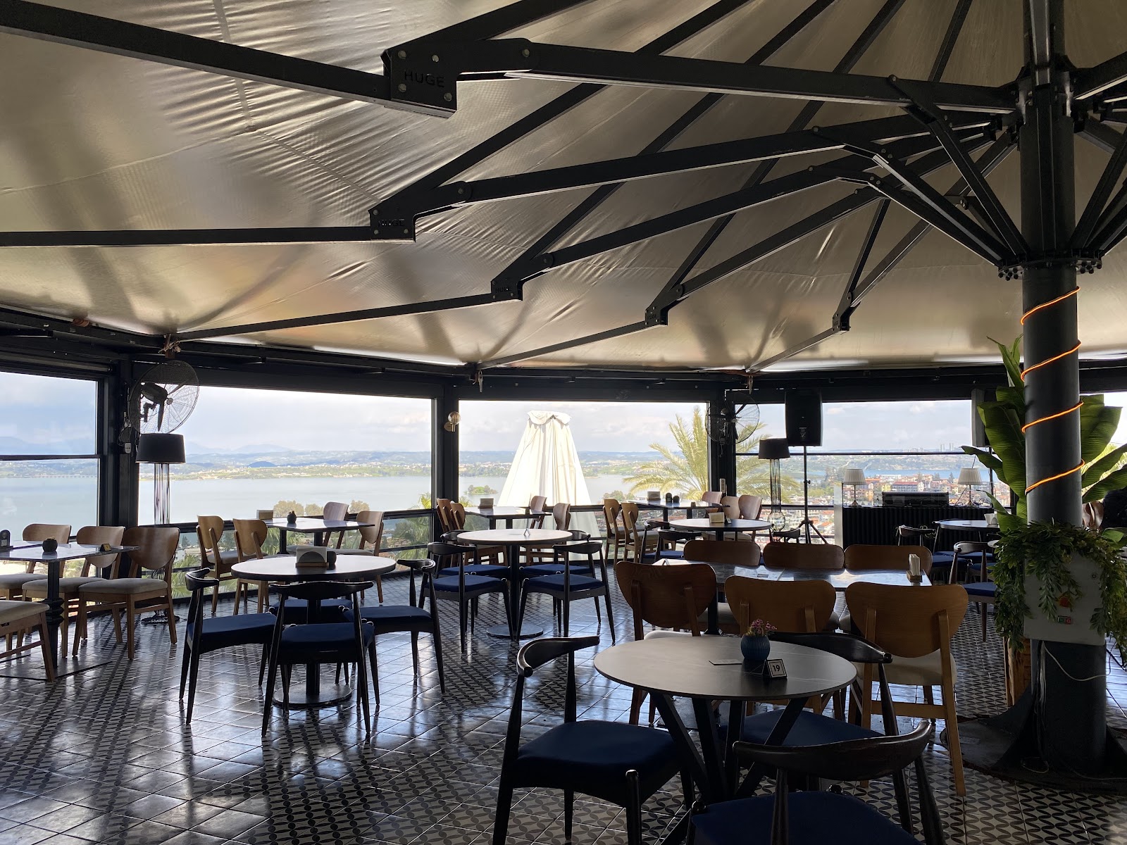 NUBI ROOF mekanı