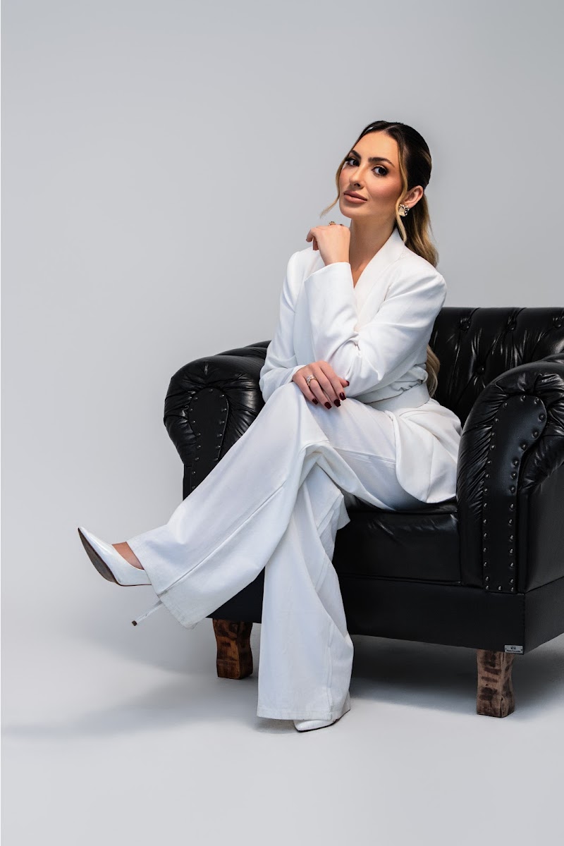 Dra. Isadora Vioto | Harmonização Facial em Pinheiros - foto 2