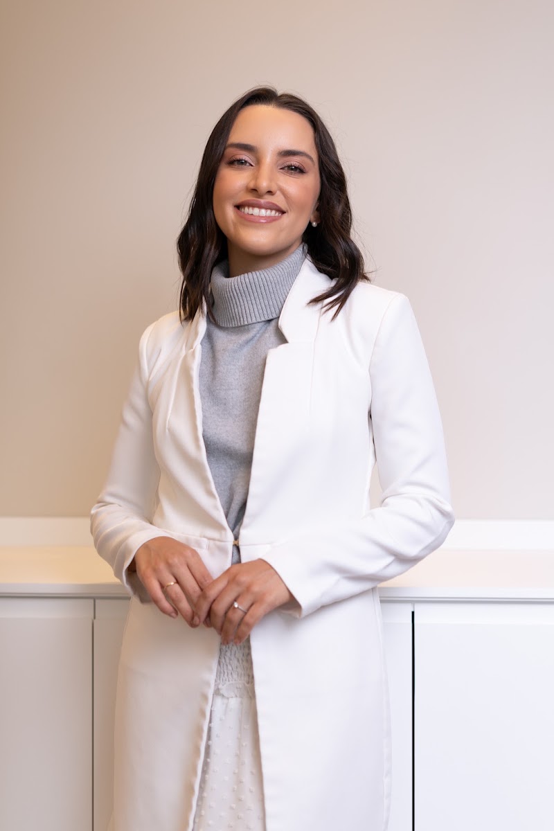 Dra. Júlia Vasconcellos