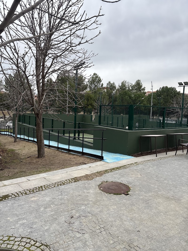 Centro Deportivo Puente de Praga