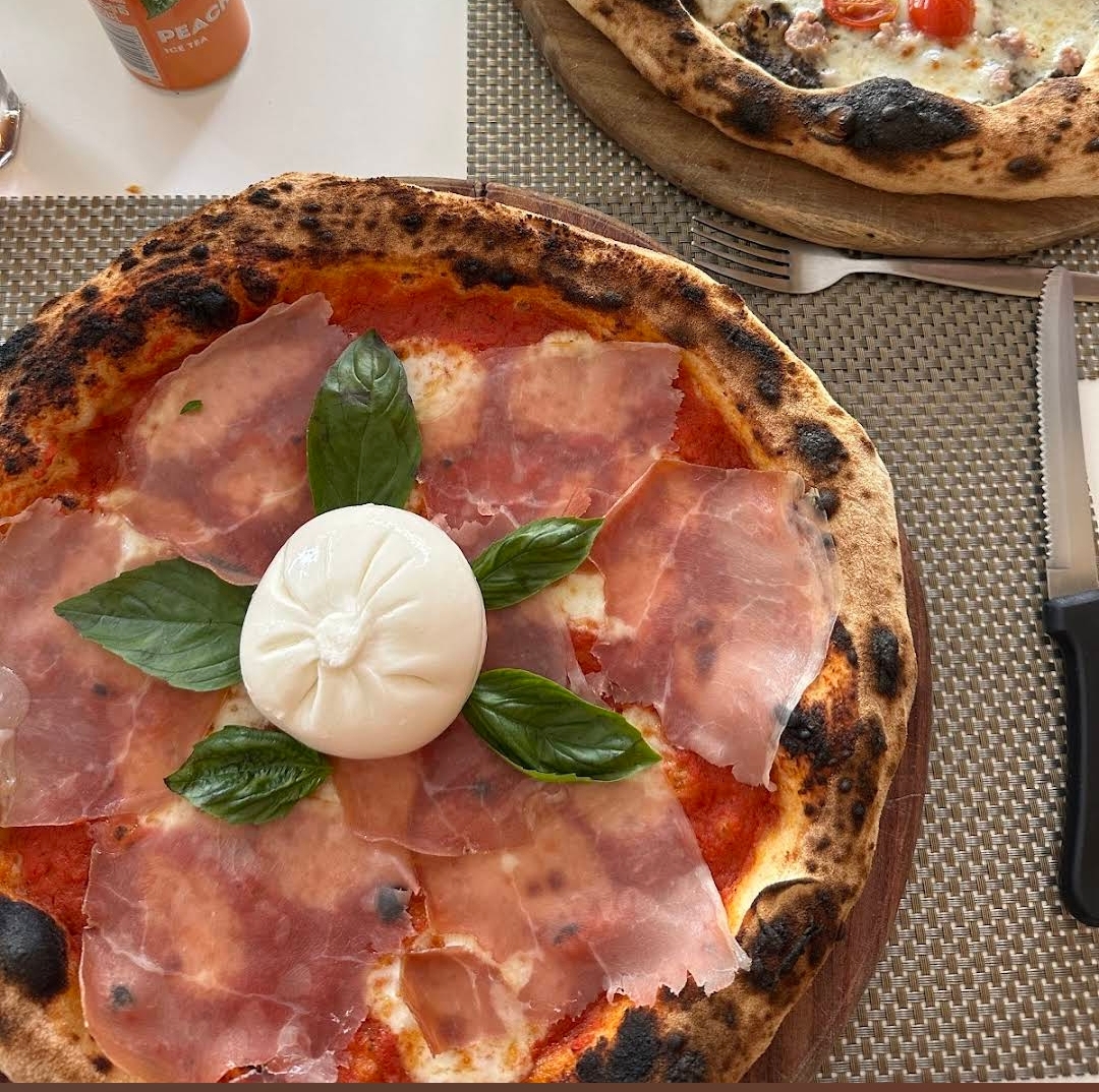 Mozza Pizzeria - Photo 4