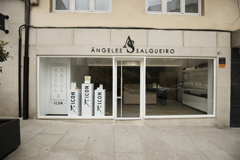 Peluquería Ángeles Salgueiro photo 2