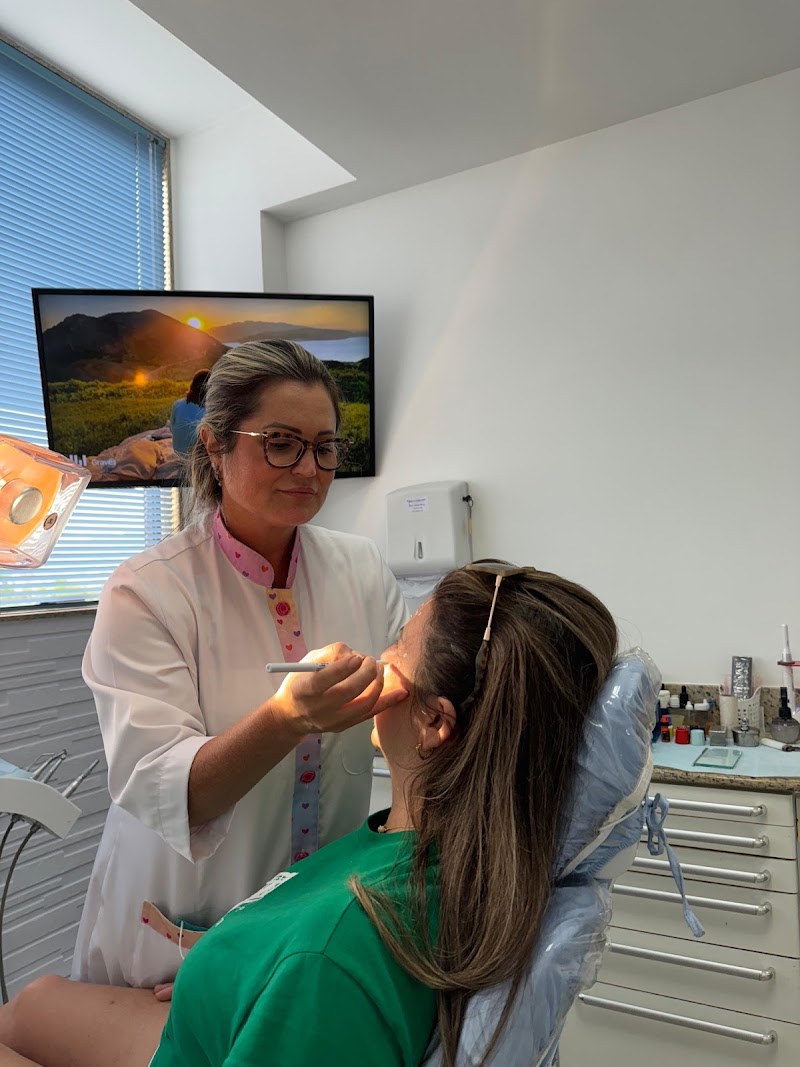 Dra. Carla Moro - CM Odontologia