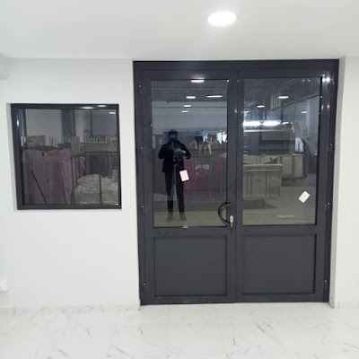 İLHAN CAM - Oto Servisi