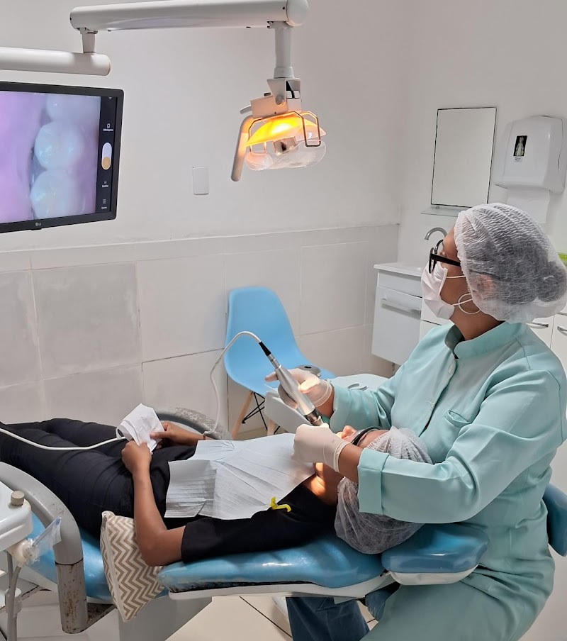 Dentista Márcia Moura - foto 1