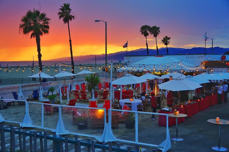 Perry's Café & Beach Rentals - Santa Monica 2400 photo 3