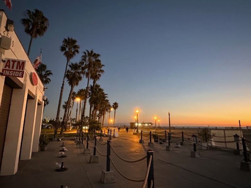 Perry's Café & Beach Rentals - Santa Monica 2400 photo 4
