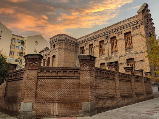 Residencia Fundación Doña Fausta Elorz — C. del Conde de Peñalver, 53, Salamanca, 28006 Madrid, España