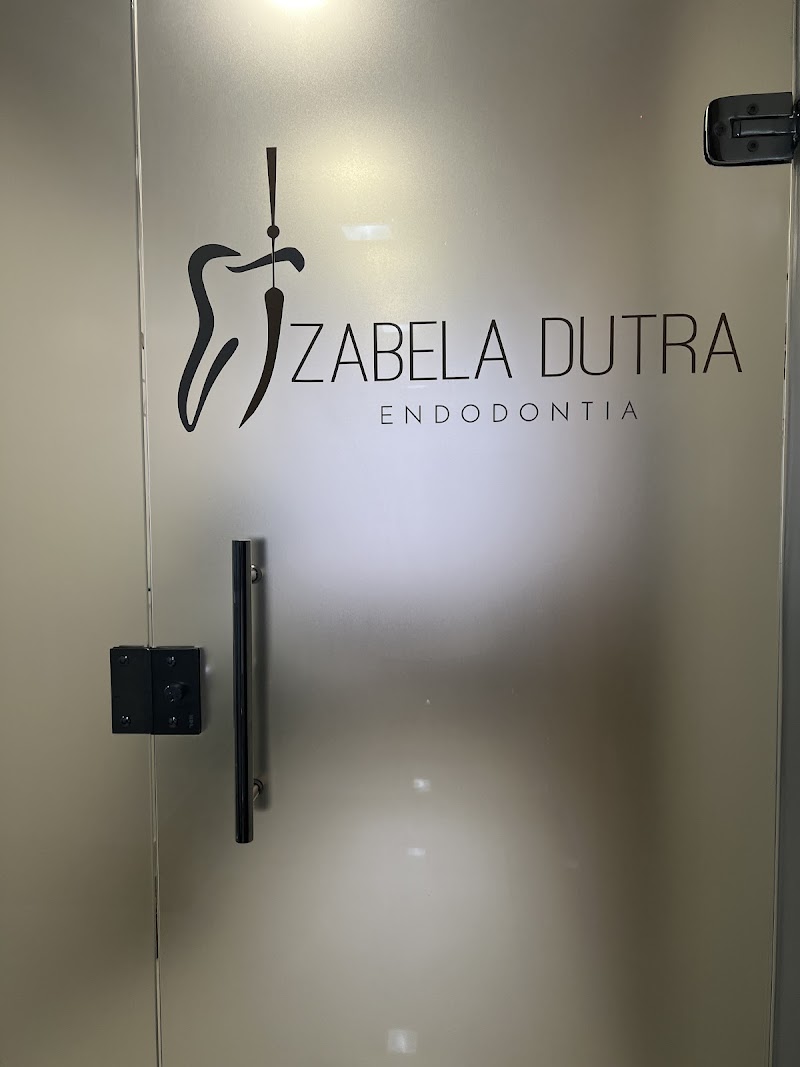 Dra. Izabela Dutra - Endodontia (Tratamento de canal) - foto 2