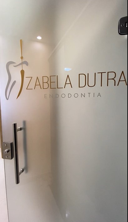Dra. Izabela Dutra - Endodontia (Tratamento de canal) - foto 5
