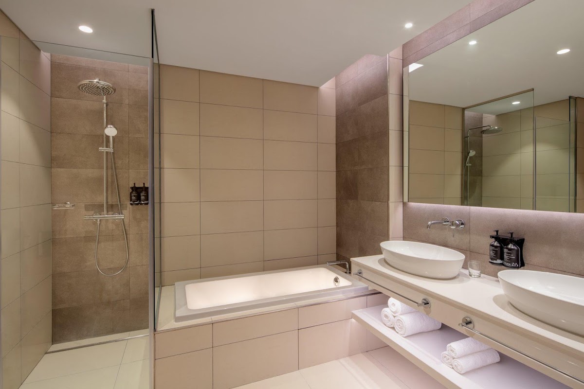 Holiday Inn Dubai Business Bay by IHG 4