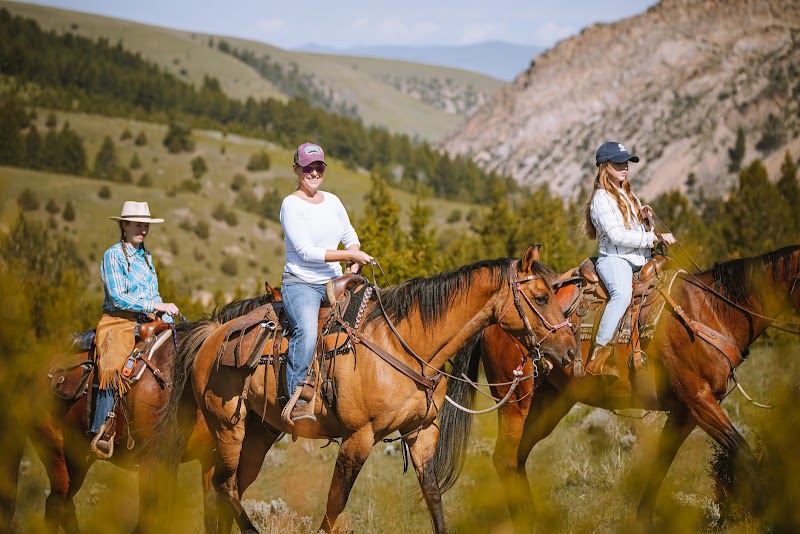 Upper Canyon Outfitters - Photo 3