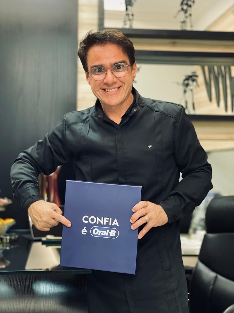 Dr. Maurício Fortuna Jasmim – Implante Dentário | Lente e Faceta Dental | Invisalign | Protocolo de Implante Cabo Frio