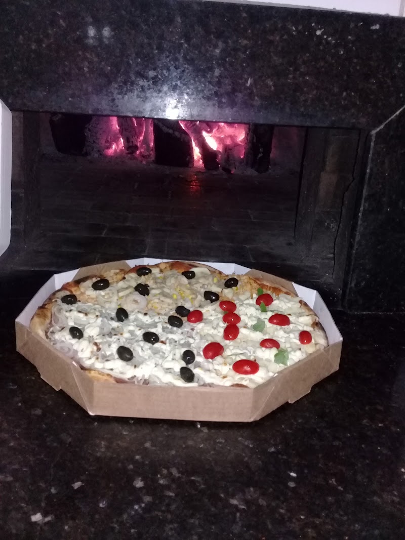 Donatella Pizzas e Calzones
