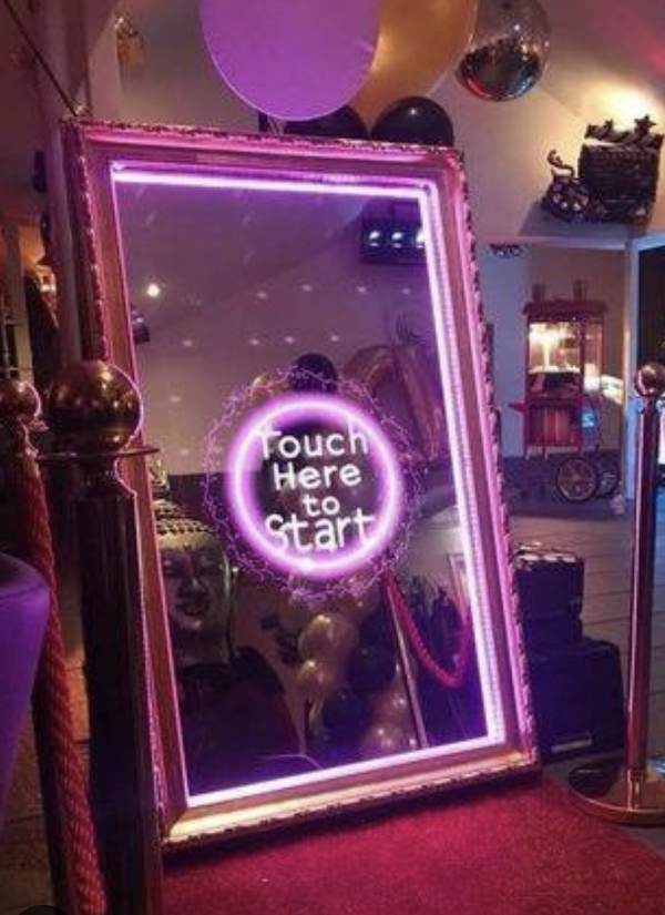 Magic Mirror Photo Booth LA portfolio