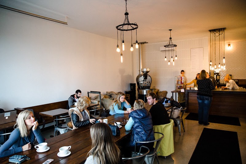 Mundos HQ photo 1