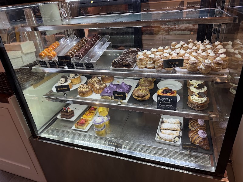 Le Paris Artisan & Gourmet Cafe photo 3