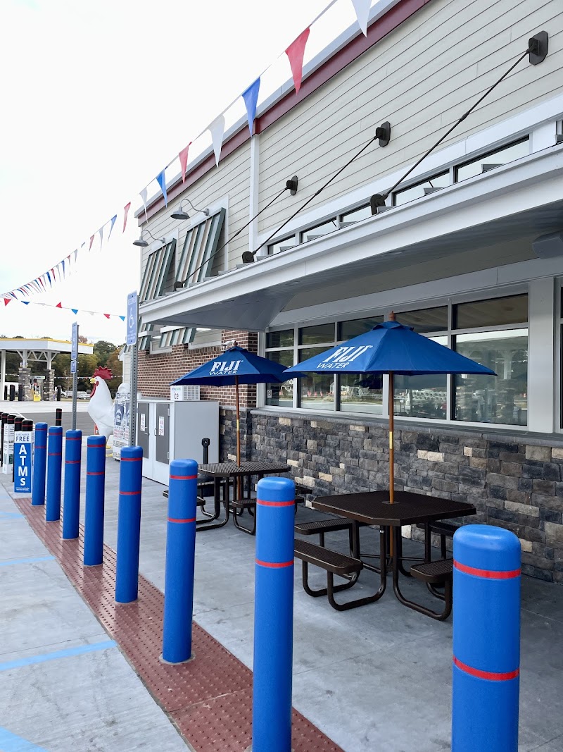 Royal Farms photo 1