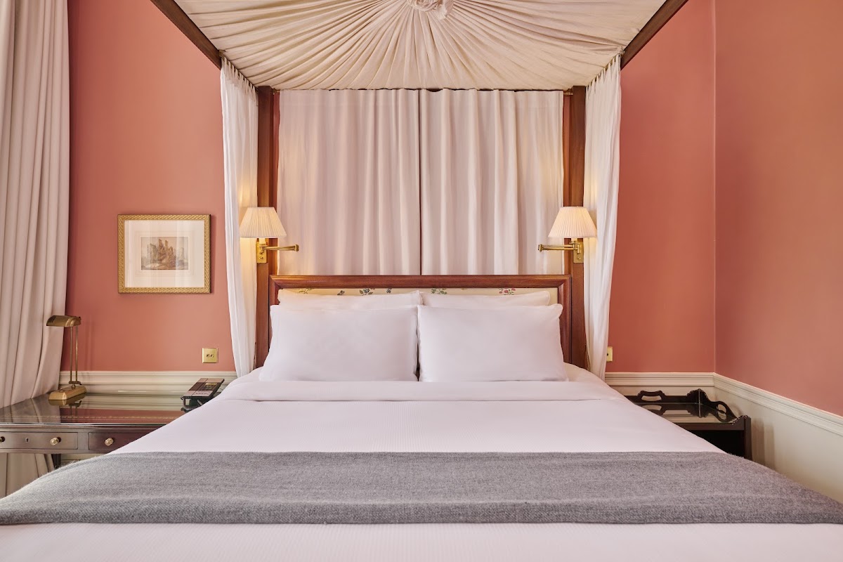 Roseate House London, dog-friendly hotel