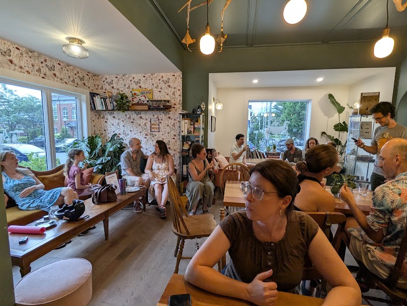 L'Échappée Belle - Café, librairie, chocolats & crèmes glacées artisanales photo 4