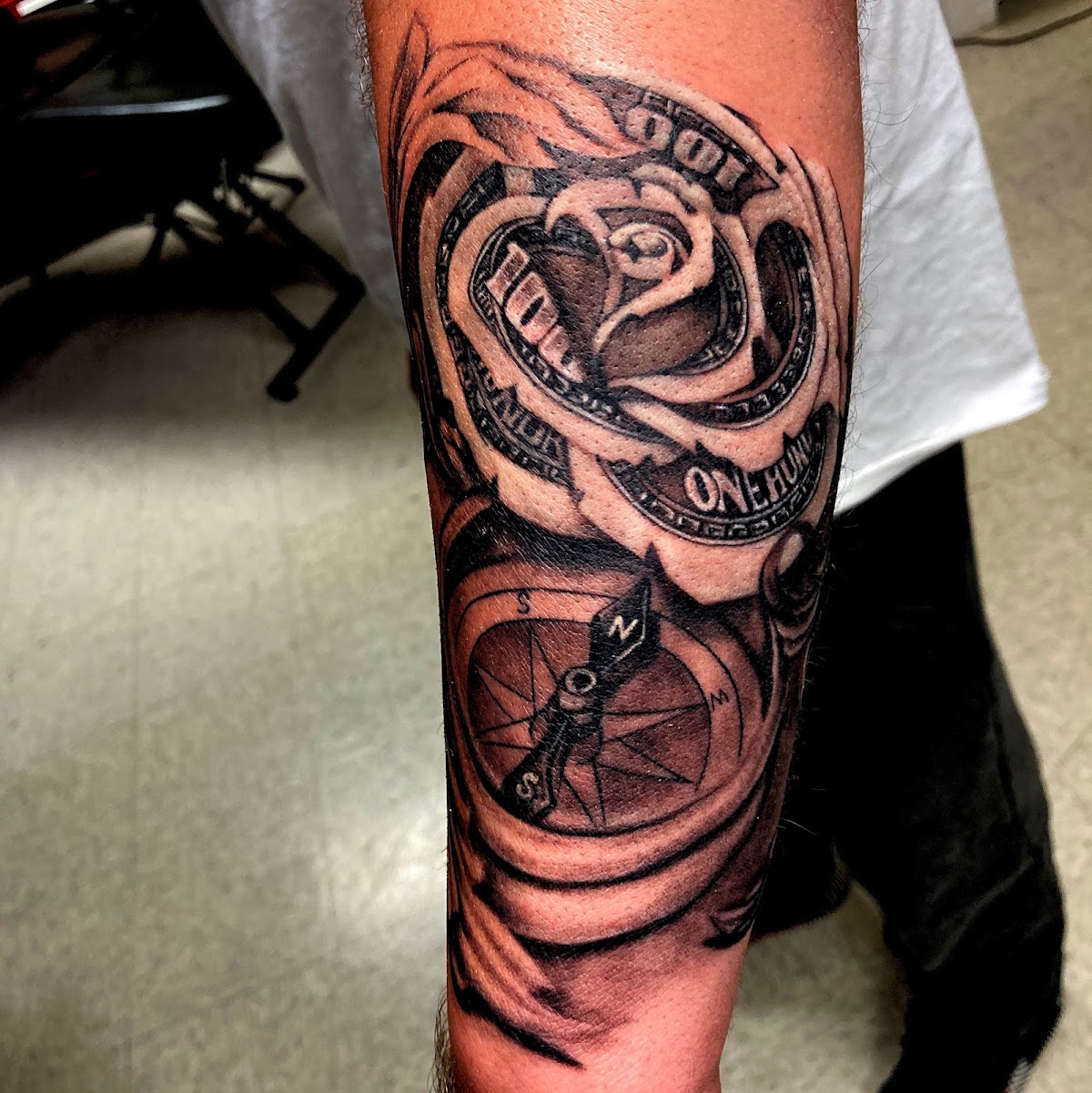 Out of line tattoo tattoo work — photo 3
