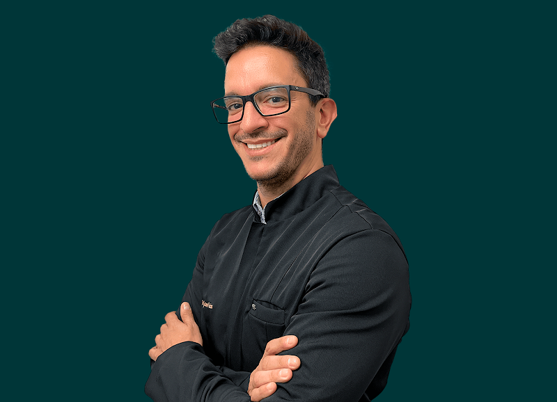 Dentista Dr. Gustavo Vieira - Especialista em Prótese Dentária em São Paulo - Oral Sin Implantes