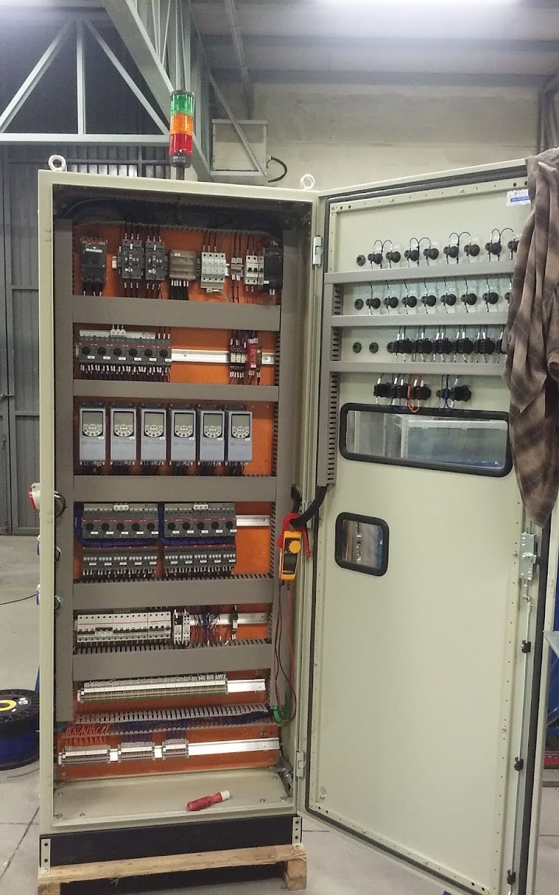 Foto de Bandok montagem de painéis elétricos, Instalação de máquinas e equipamentos industriais.