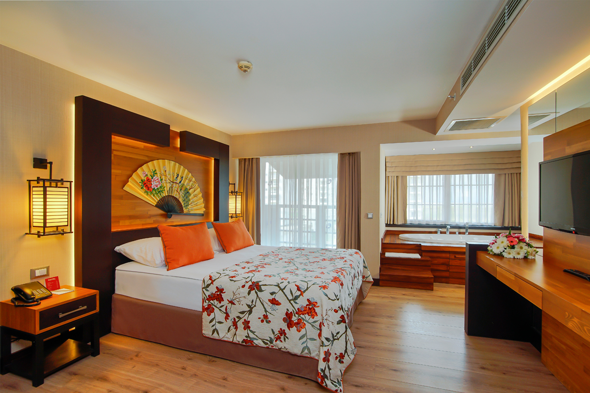 Limak Lara De Luxe Hotel & Resort