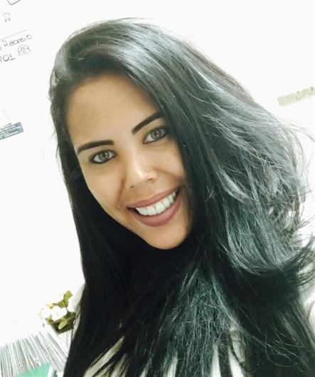 Dra. Carla Santana, Dentista