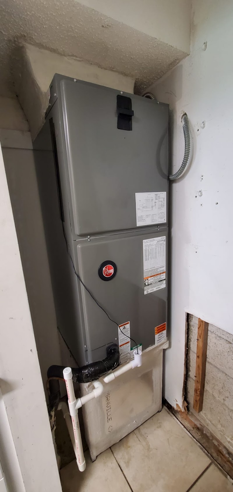 Cool & Heat Air Conditioning Corp - General Contractor in Miami