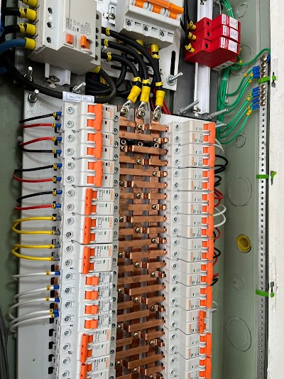 Foto de Eletricista em curitiba : Energytec instalações elétricas residencial,predial e industrial