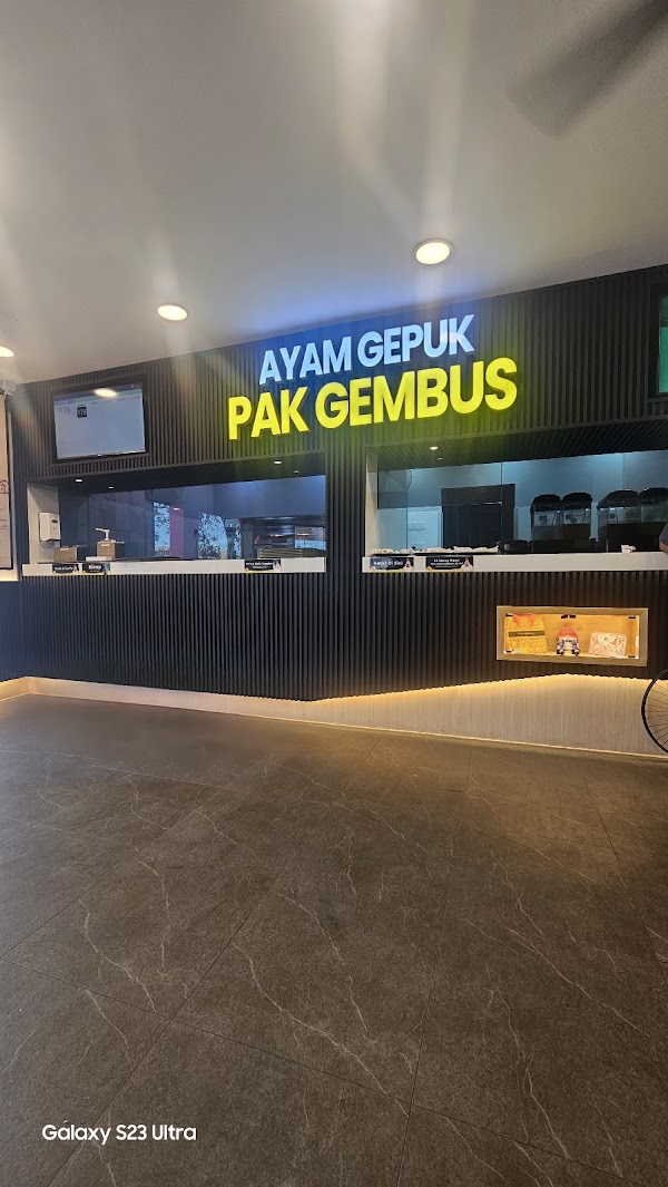 Ayam Gepuk Pak Gembus - Photo 1