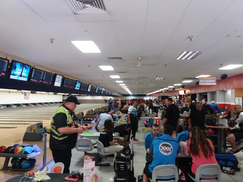 Bowlero Via Linda photo 6