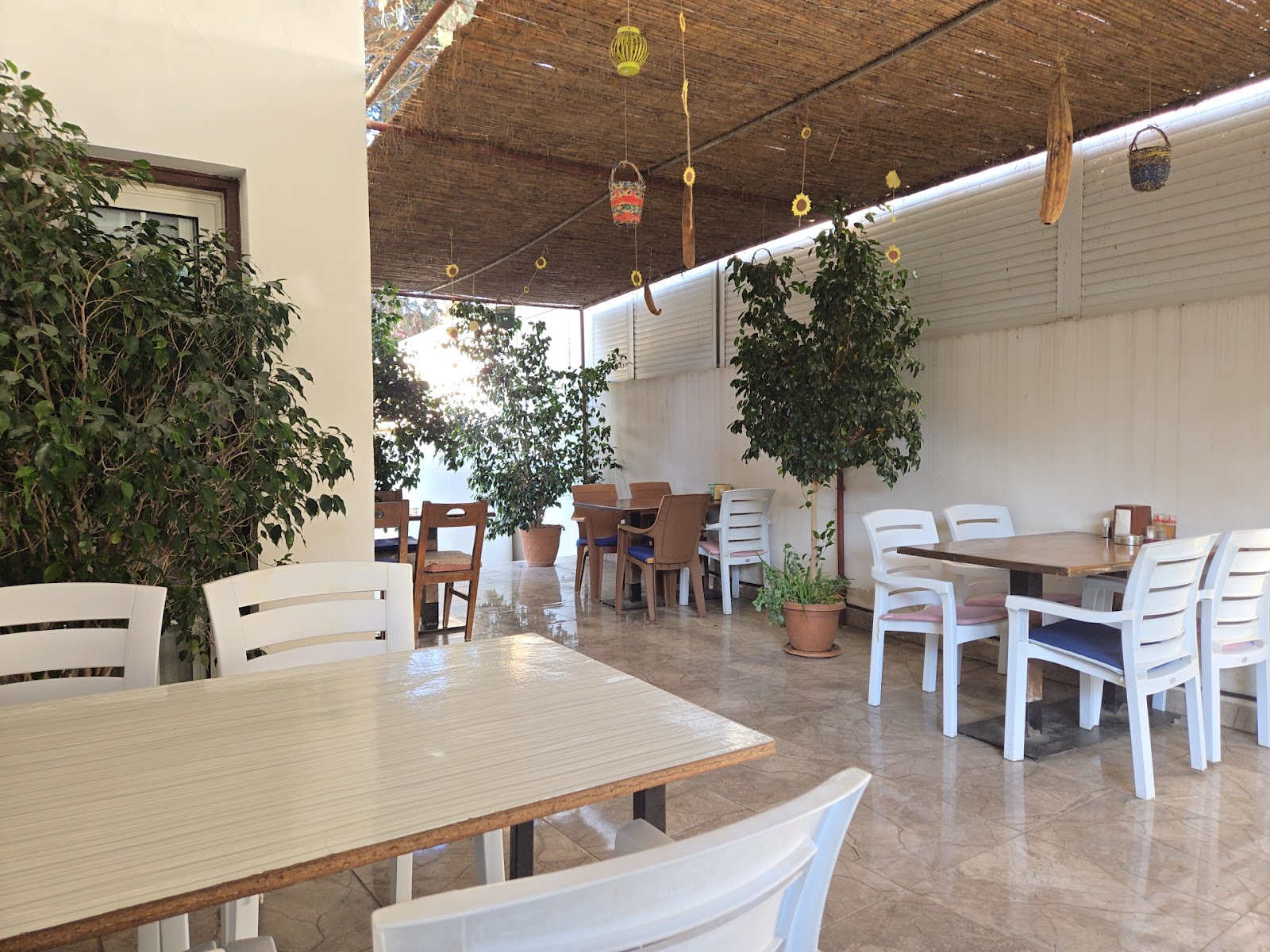 ACIKTIM Restaurant mekanı