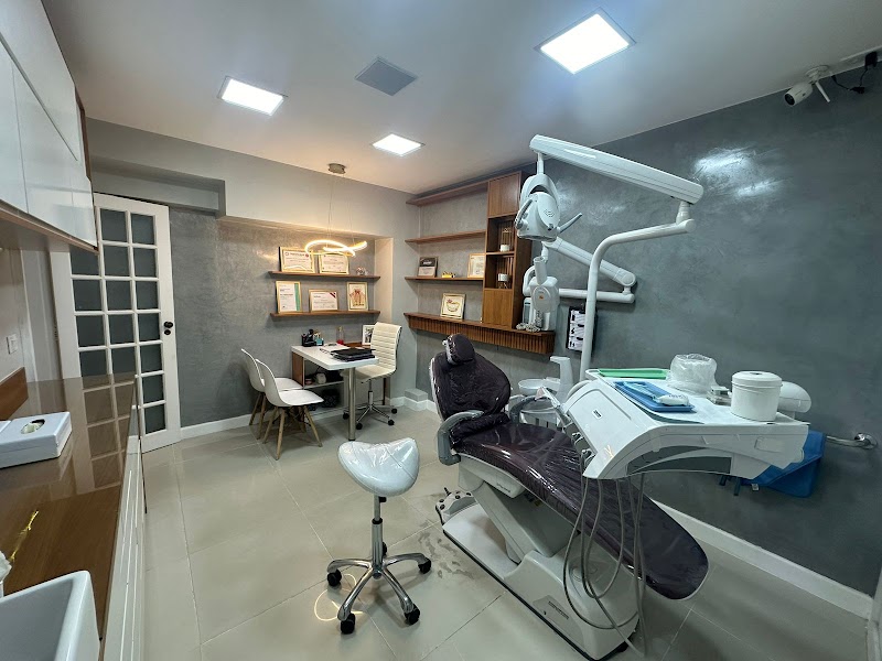 Clínica Foye | Dentista | Implante Dentário | Alinhador | Lente de Contato | Preenchimento Labial | Botox | Rinomodelação - foto 3