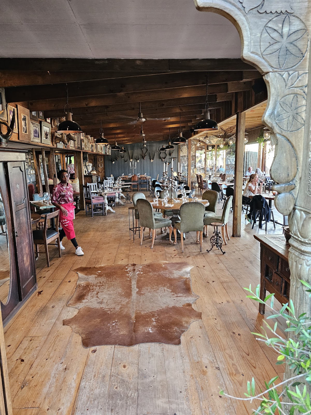 Simon's Bar at Emily Moon — photo 3