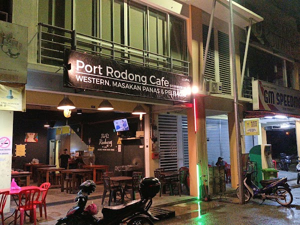 Port Rodong Cafe - Photo 1