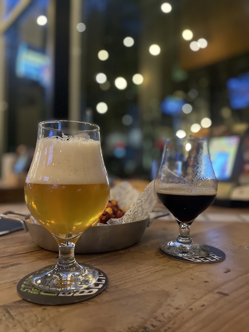 Foto de 100 Beer Garden Pizza