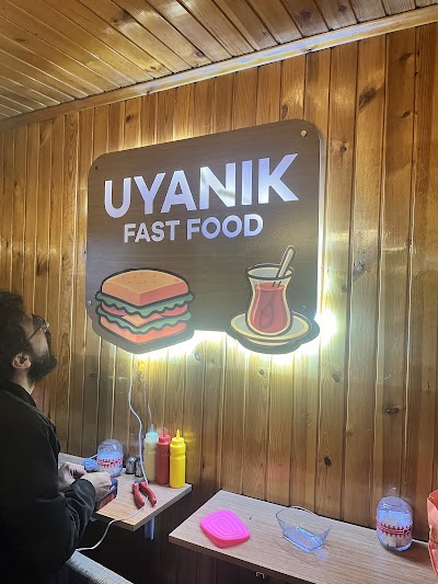 Uyanık Fast Food - Restoran
