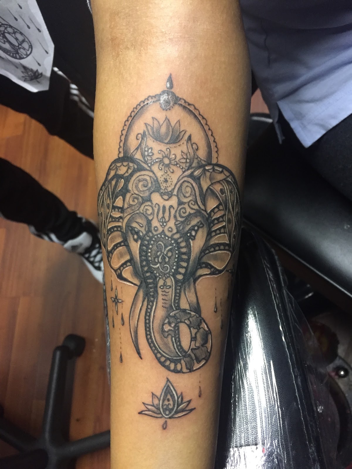 IRON TATTOO tattoo work — photo 2
