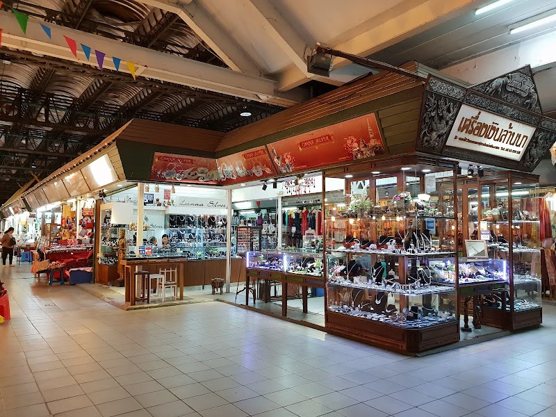 Chiang Mai Night Bazaar photo 4