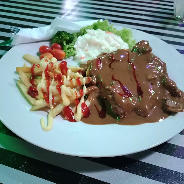 DS CAFE Dee Chicken Chop - Photo 1