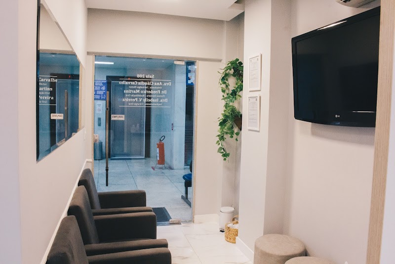 Dra. Ana Cláudia Carvalho - foto 2