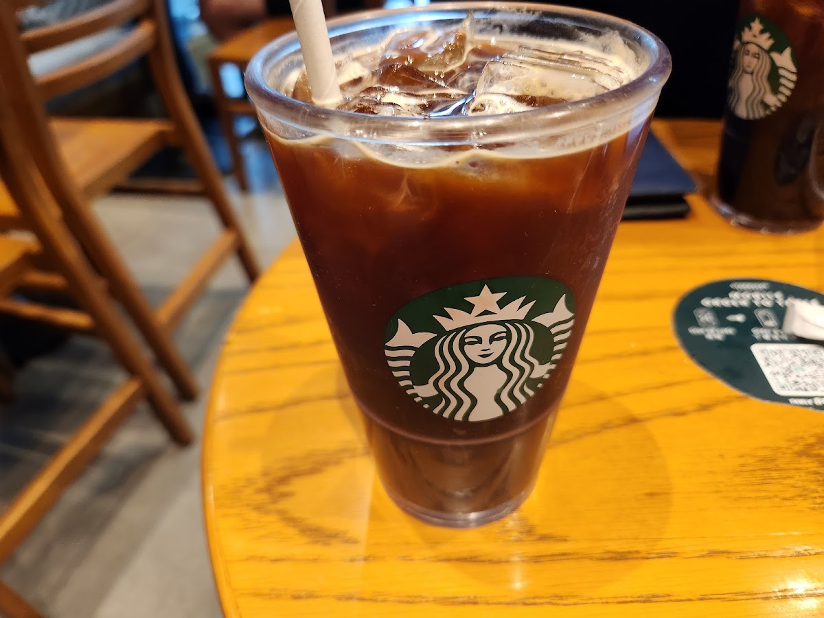 Starbucks (長沙灣麗新中心) photo 2