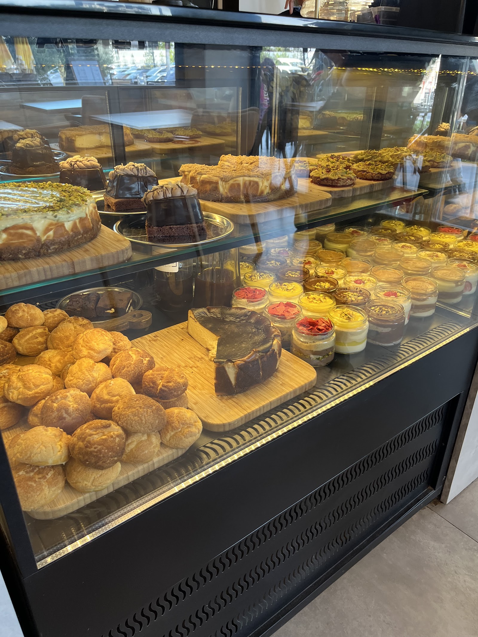 Stoneco Coffee & Bakery mekanı